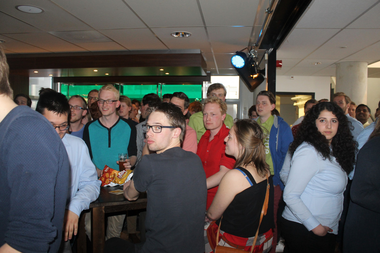 Kandidaat-bestuur bekendmakingsborrel