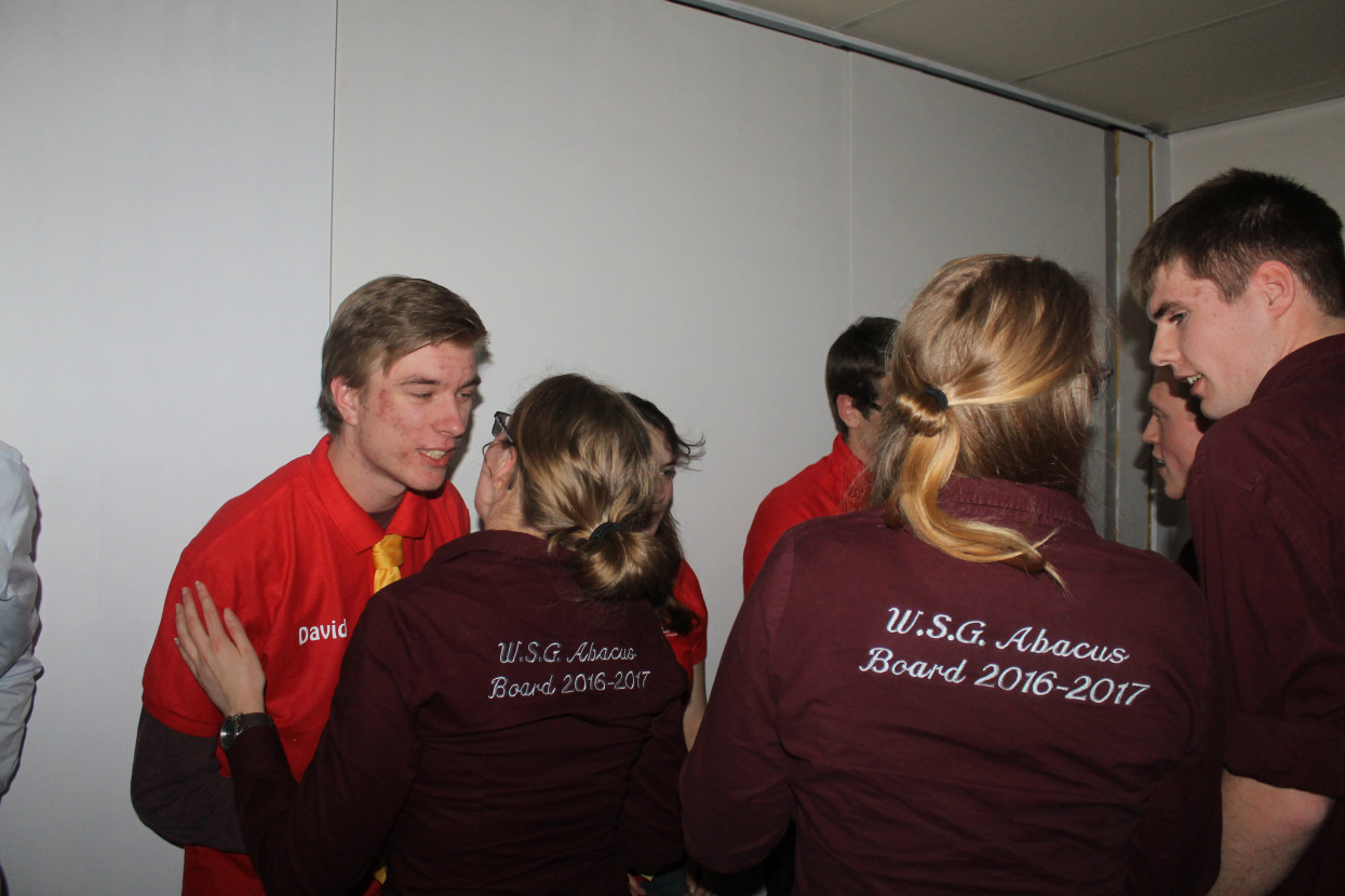 Kandidaat-bestuur bekendmakingsborrel
