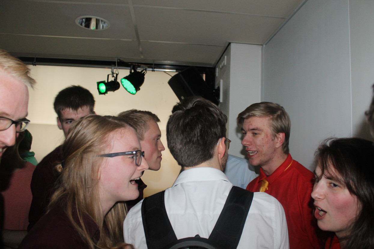 Kandidaat-bestuur bekendmakingsborrel
