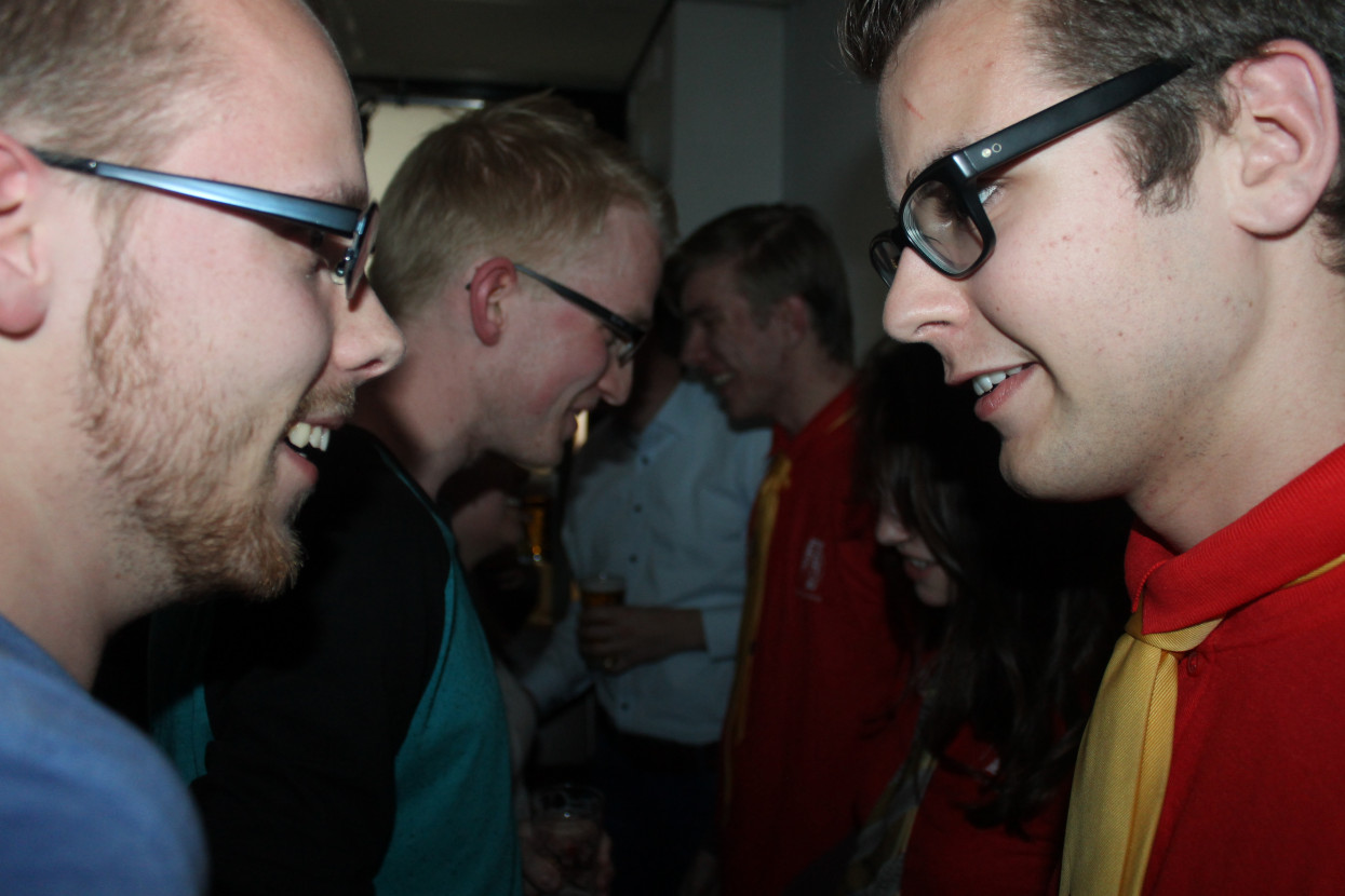 Kandidaat-bestuur bekendmakingsborrel