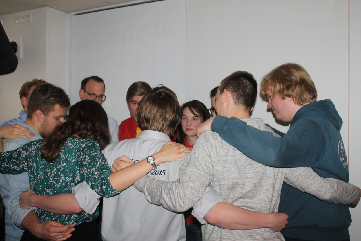 Kandidaat-bestuur bekendmakingsborrel