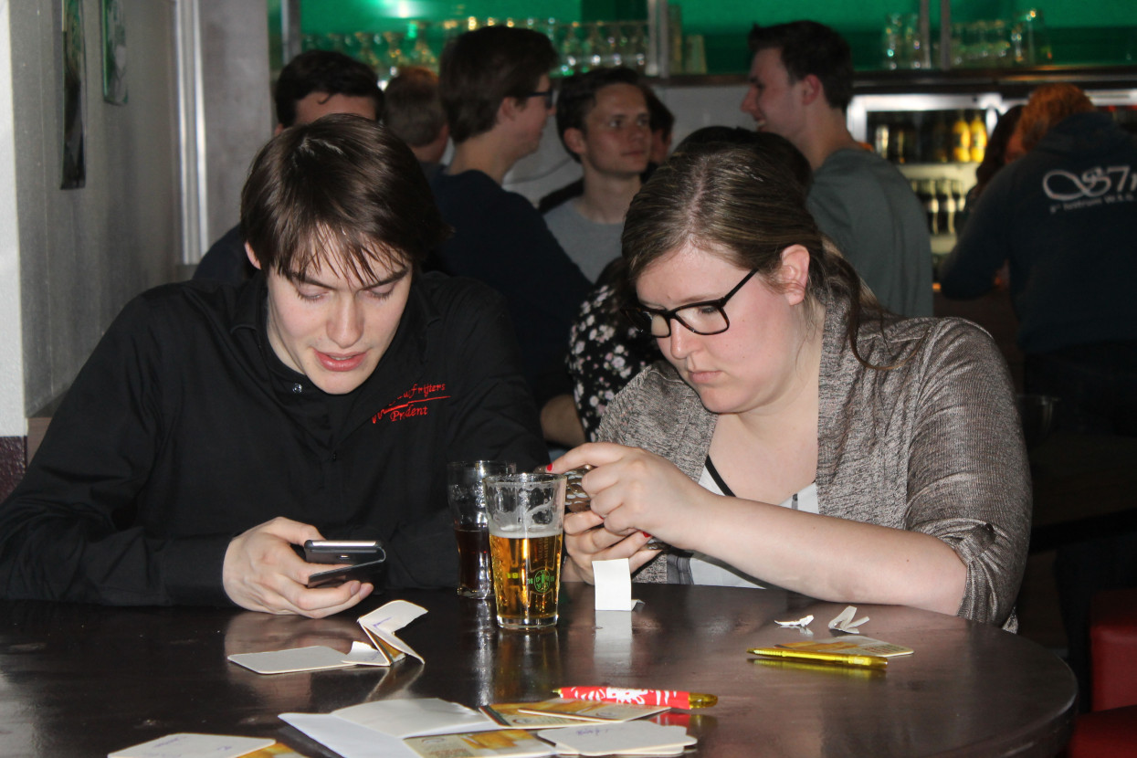 Kandidaat-bestuur bekendmakingsborrel