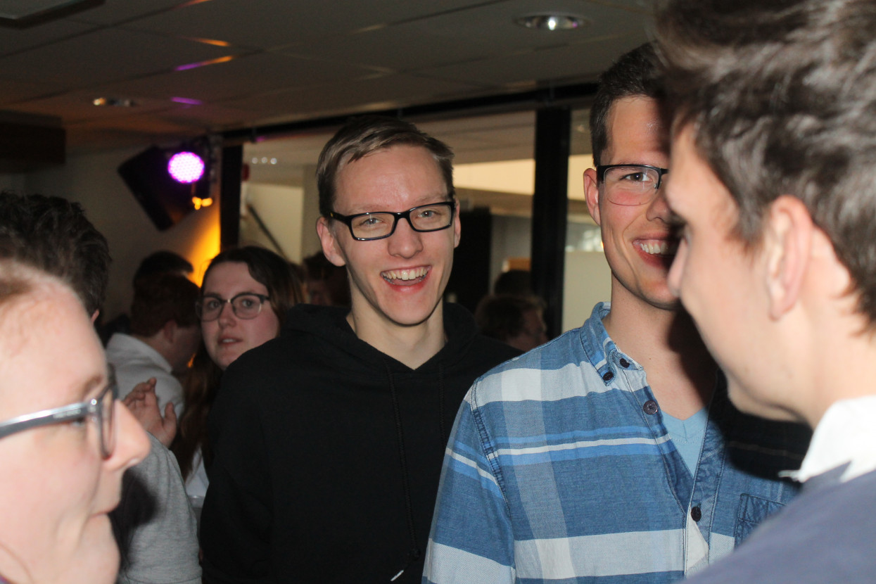 Kandidaat-bestuur bekendmakingsborrel