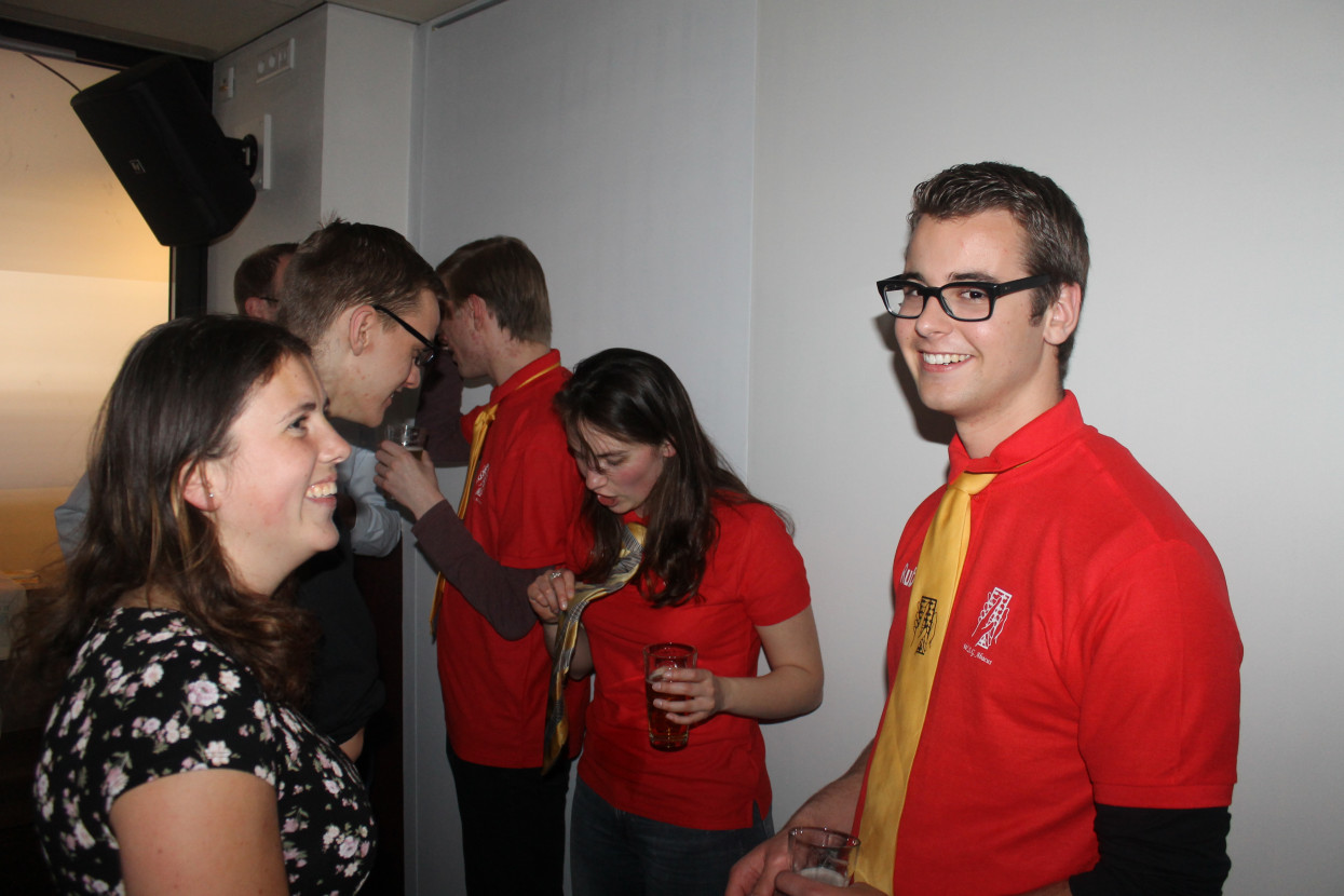Kandidaat-bestuur bekendmakingsborrel