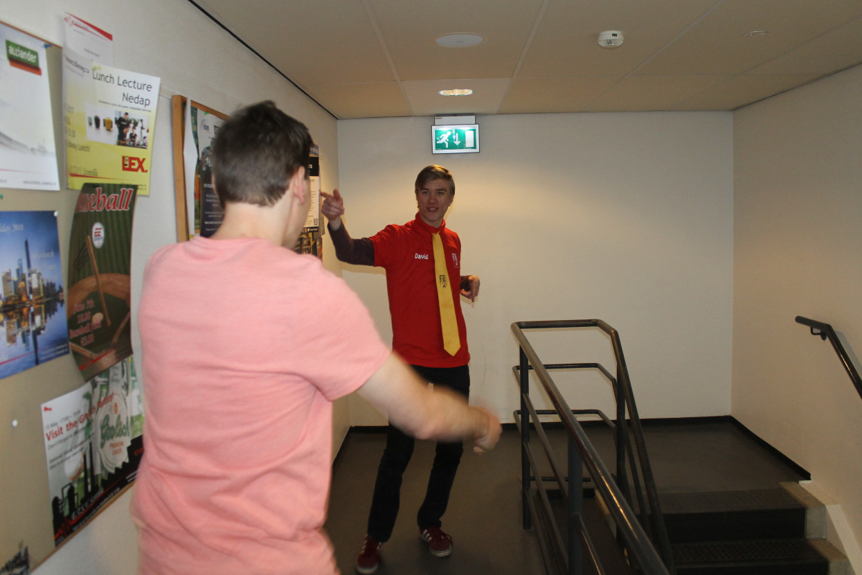 Kandidaat-bestuur bekendmakingsborrel