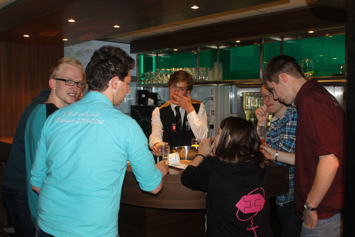 Kandidaat-bestuur bekendmakingsborrel