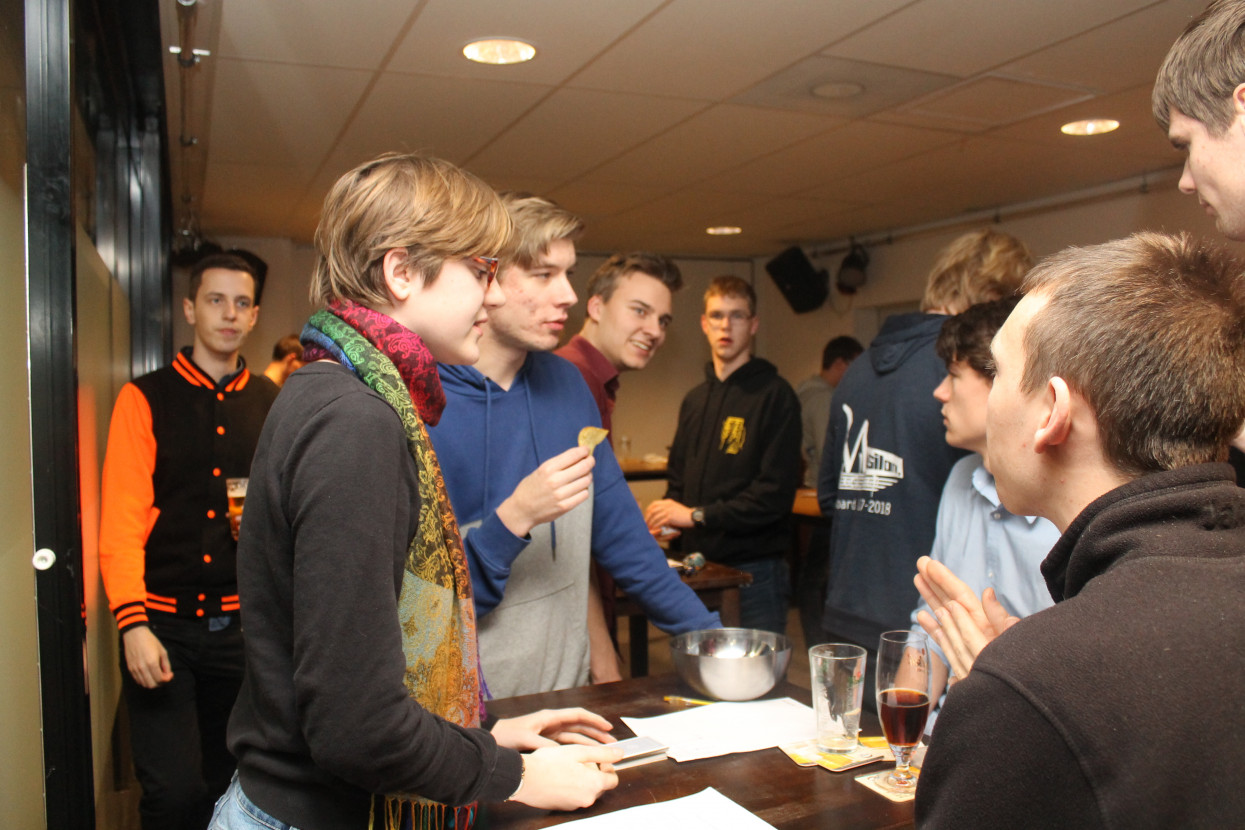 Hartenjagentoernooi met Astatine