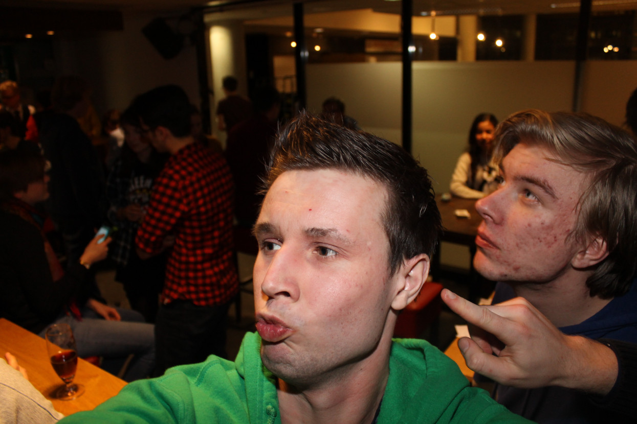 Hartenjagentoernooi met Astatine