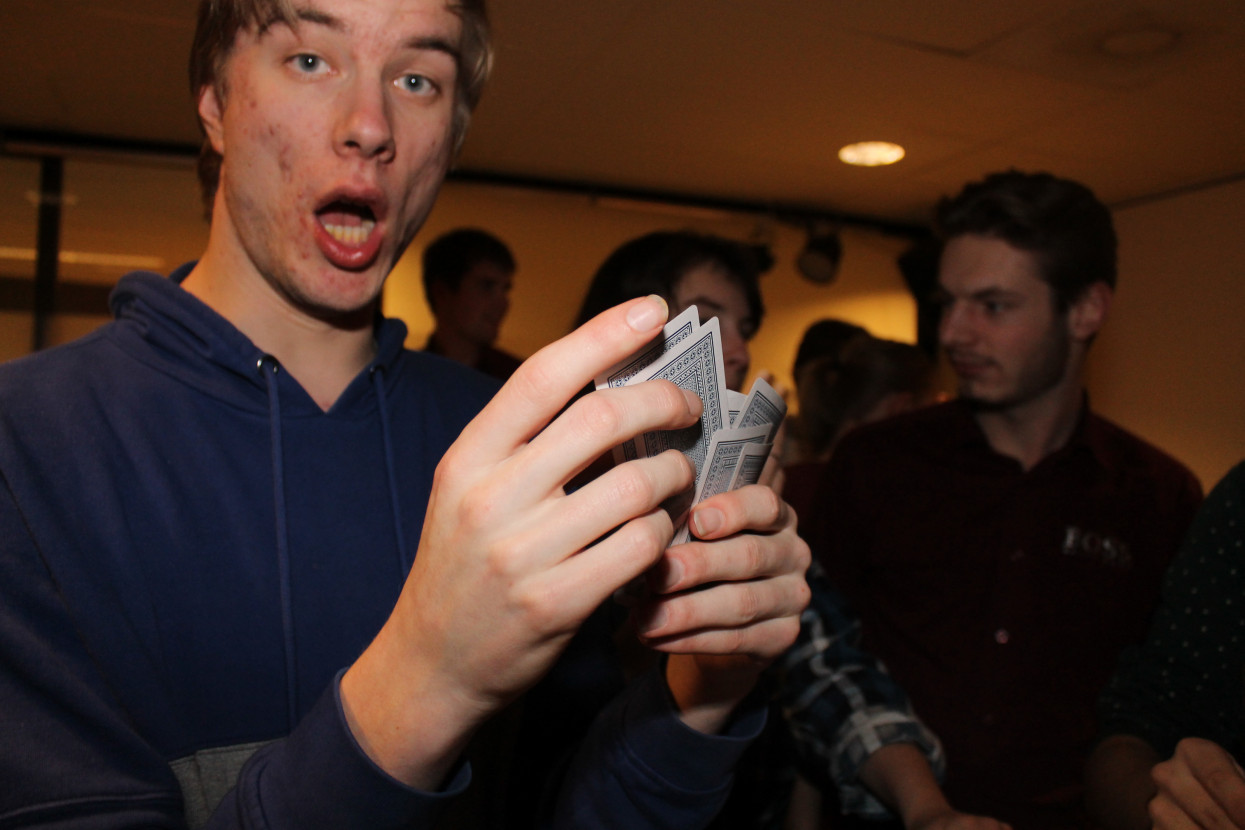 Hartenjagentoernooi met Astatine