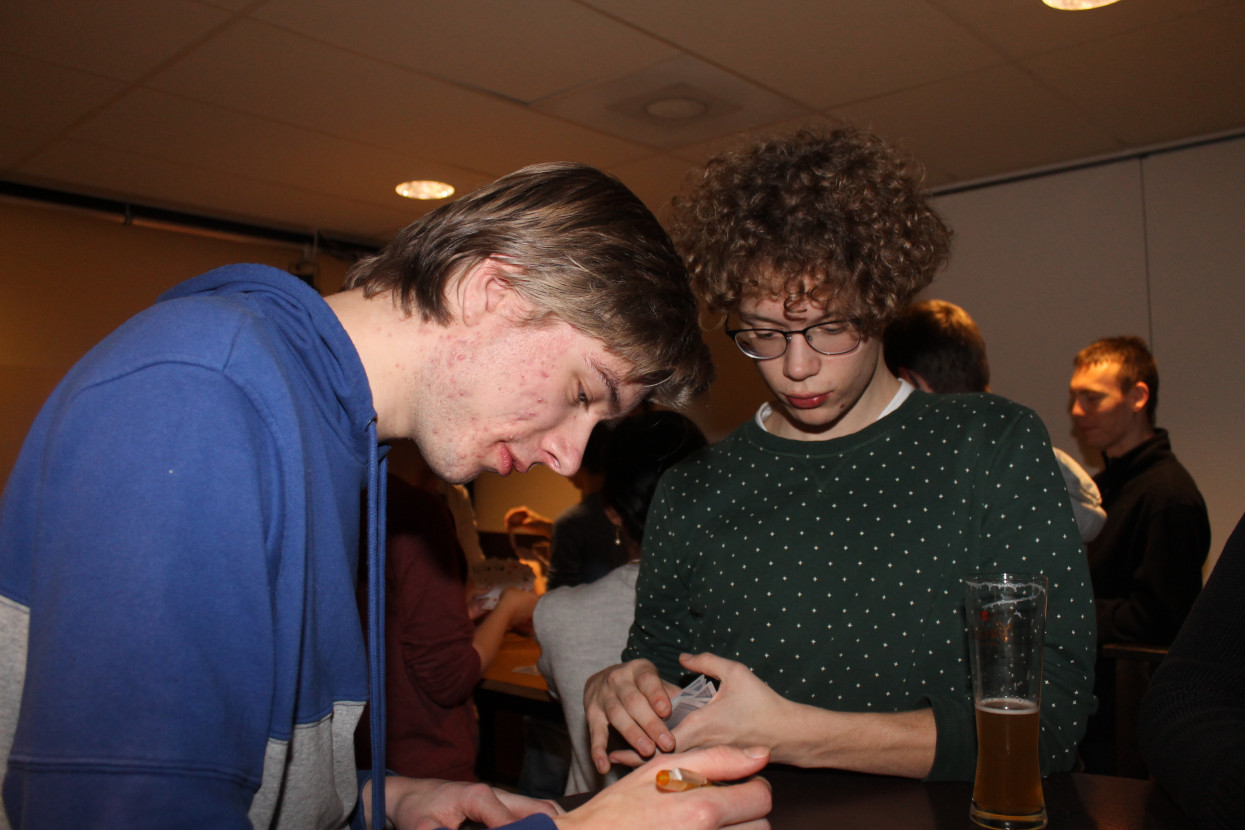 Hartenjagentoernooi met Astatine