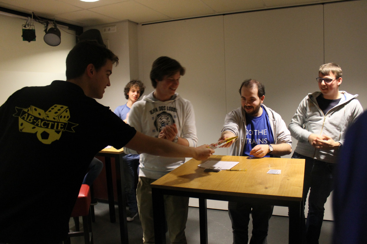 Hartenjagentoernooi met Astatine