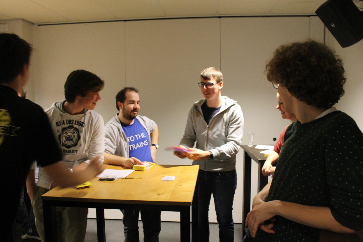 Hartenjagentoernooi met Astatine