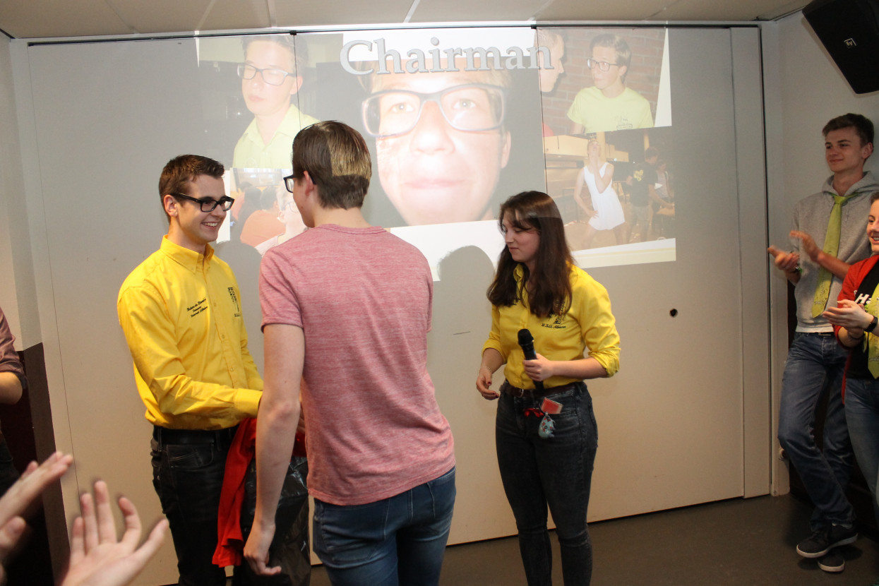 Kandidaat-bestuur bekendmakingsborrel