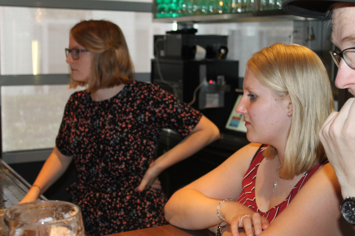Studiereis uitzwaai borrel