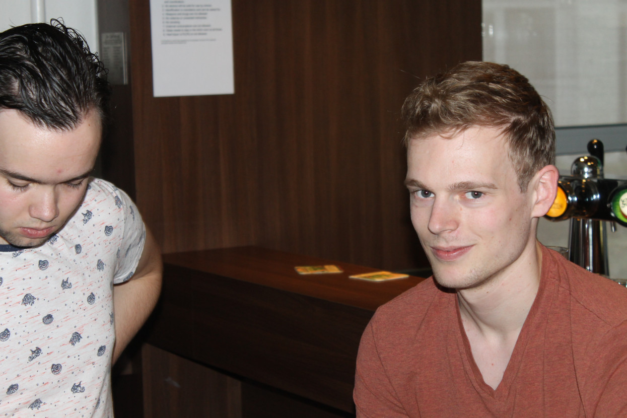 Studiereis uitzwaai borrel