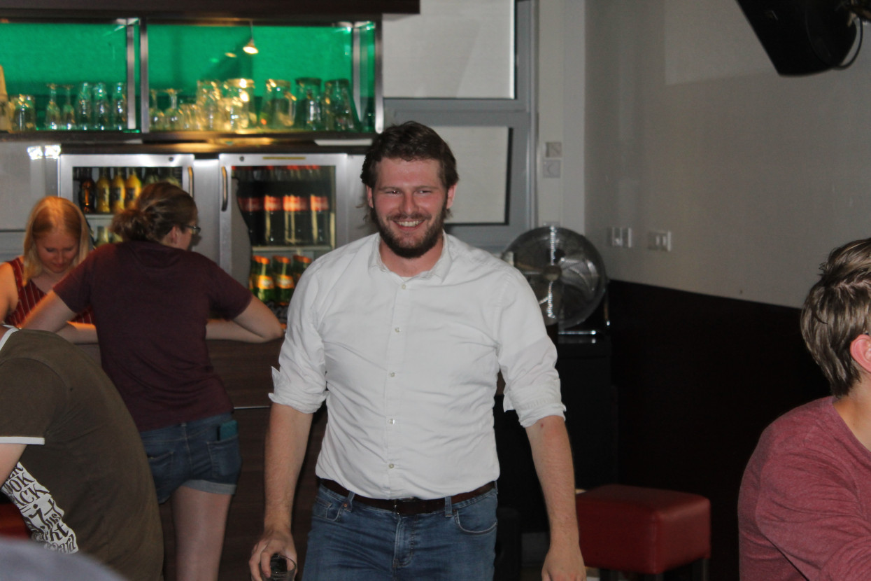 Studiereis uitzwaai borrel