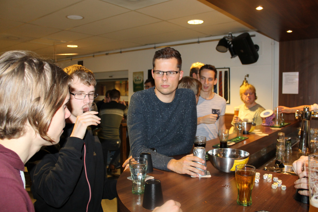 Sint Maarten borrel